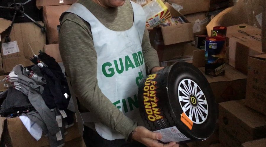 Misterbianco e San Giovanni la Punta, maxi sequestro di fuochi di artificio. Denunciati due imprenditori