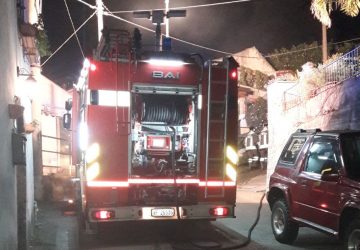 Notte di fuoco a Mascali e Zafferana: in fiamme due auto