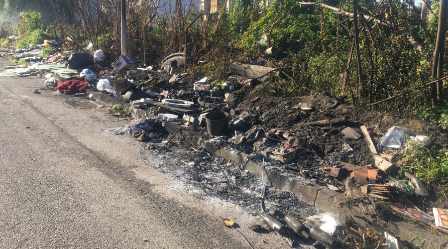 Giarre, via Liguria, tra degrado e illegalità  VIDEO DOCUMENTO