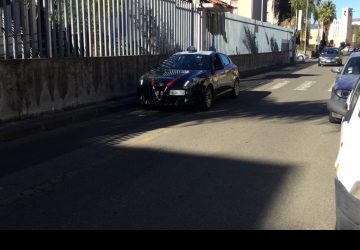 Riposto, lettere minatorie con coltelli indirizzate al sindaco Caragliano e assessore Pappalardo Fiumara. Nelle missive esplicite minacce di morte