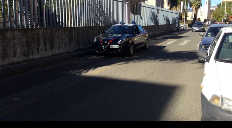 Riposto, lettere minatorie con coltelli indirizzate al sindaco Caragliano e assessore Pappalardo Fiumara. Nelle missive esplicite minacce di morte