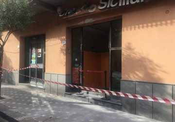 Zafferana, banda bancomat colpisce il Credito siciliano di via Roma  LE FOTO