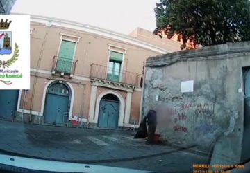 Acireale, video inchioda gli incivili nel centro storico. Fioccano le sanzioni