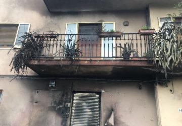 Zafferana: auto incendiata esplode nella notte e danneggia un edificio VIDEO