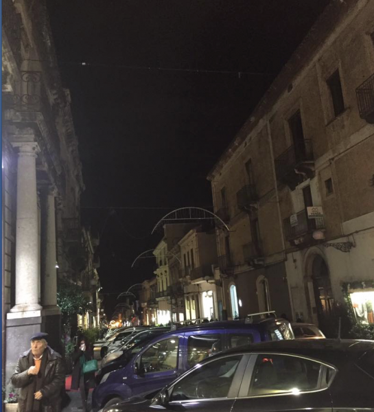 Giarre, sabato sera sabotato il quadro elettrico della pubblica illuminazione in corso Italia