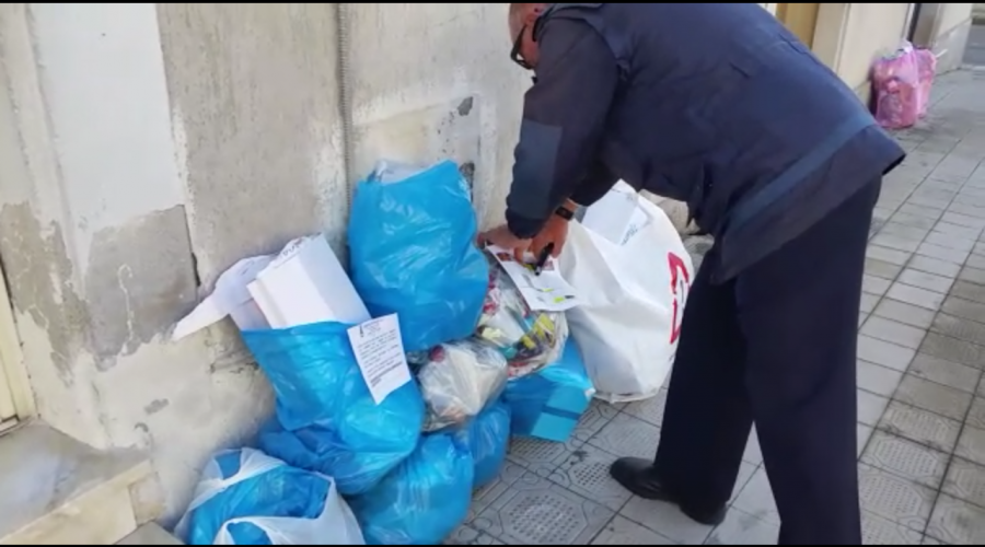 Mascali, blitz del sindaco Messina: controllati i rifiuti non correttamente differenziati