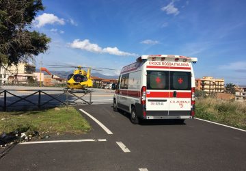 Giarre, anziana accusa malore. Intervento dell'elisoccorso