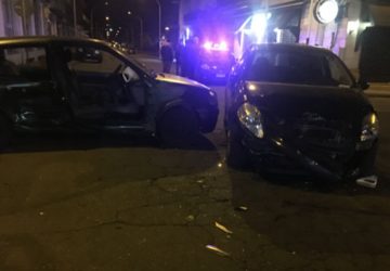 Giarre, terribile impatto tra due auto in via Alfieri. Intervento dei vigili del fuoco VIDEO