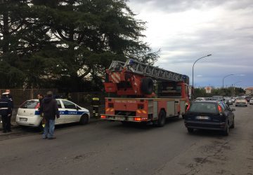 Giarre, interventi di messa in sicurezza dei vigili del fuoco VIDEO