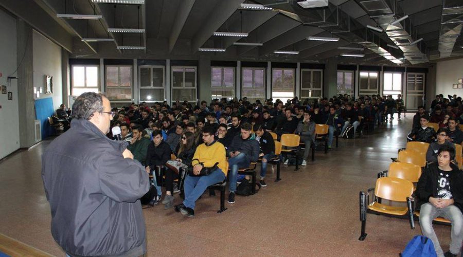 Giarre, il Comitato “Rivogliamo l’Ospedale” incontra gli studenti