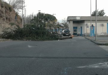 Raffiche di vento nel Catanese: disagi in autostrada. Chiuso in mattinata il Casello di Giarre DIRETTA - VIDEO