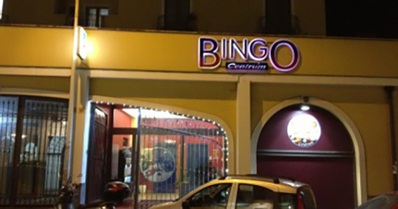 Giarre, rapina al Bingo Centrum. I malviventi danno fuoco alla vettura usata nel colpo