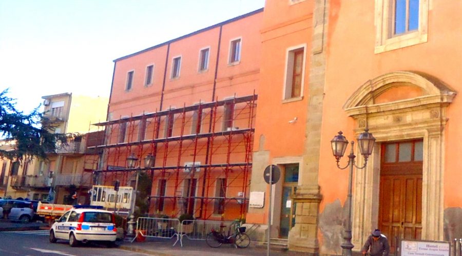 Francavilla di Sicilia: al via il “restyling” del tetto del palazzo municipale