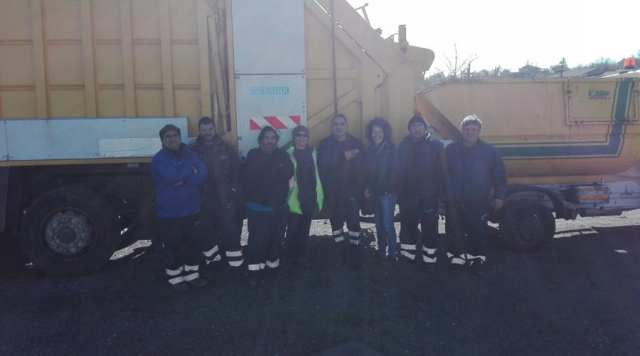 Linguaglossa, gli operatori ecologici incrociano le braccia