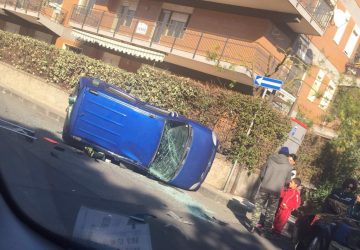 Giarre, pauroso incidente in via Metastasio: tre feriti lievi