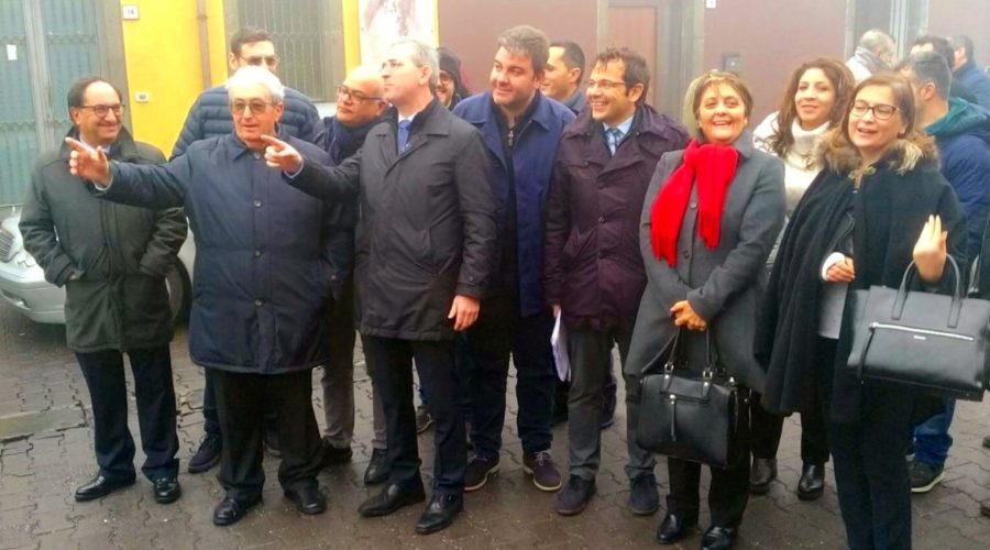 Linguaglossa si libera del suo inutile “ponte dei sospiri”