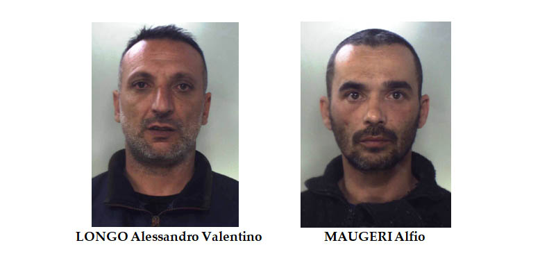 Lanciano dal balcone una busta con 100 gr di marijuana. Due arresti ad Aci Catena