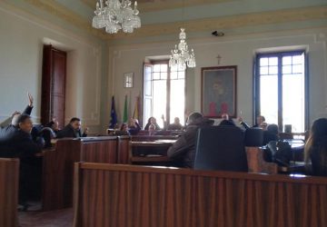 A Riposto tutti d'accordo nell'allungare il piano di riequilibrio finanziario