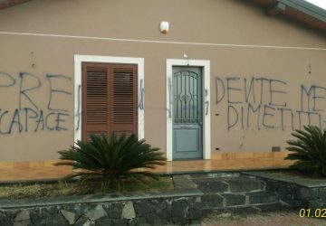 Mascali: in Consiglio condannato atto intimidatorio al presidente Priolo