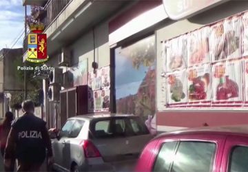 Colpo al "cuore" finanziario dei Cappello: sequestrati beni per 41 milioni di euro. Sigilli a 13 supermercati VIDEO