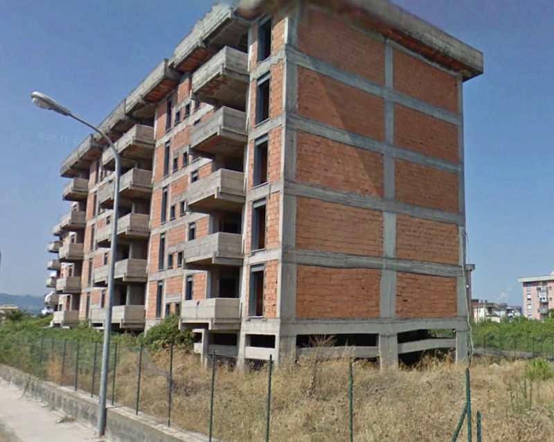Giarre, alloggi incompiuti via Trieste: avanti adagio