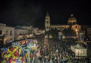 Acireale, ennesimo successo per il &laquo;Pi&ugrave; Bel Carnevale di Sicilia&raquo;. La classifica dei carri