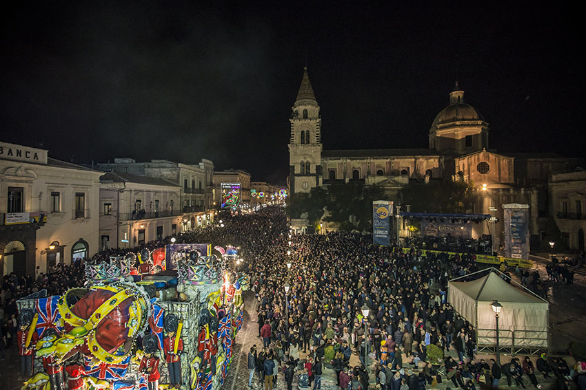 Acireale, ennesimo successo per il «Più Bel Carnevale di Sicilia». La classifica dei carri