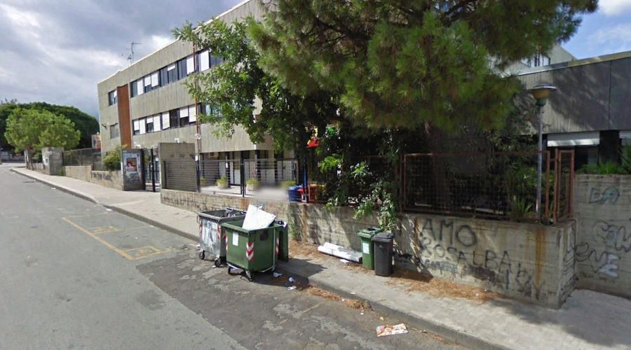 Giarre, arrestato pusher che spacciava davanti l’istituto Alberghiero di via Veneto