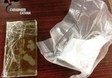 Durante un controllo alla circolazione stradale viene beccato con cocaina e hashish. Arrestato "sfortunato" 27enne