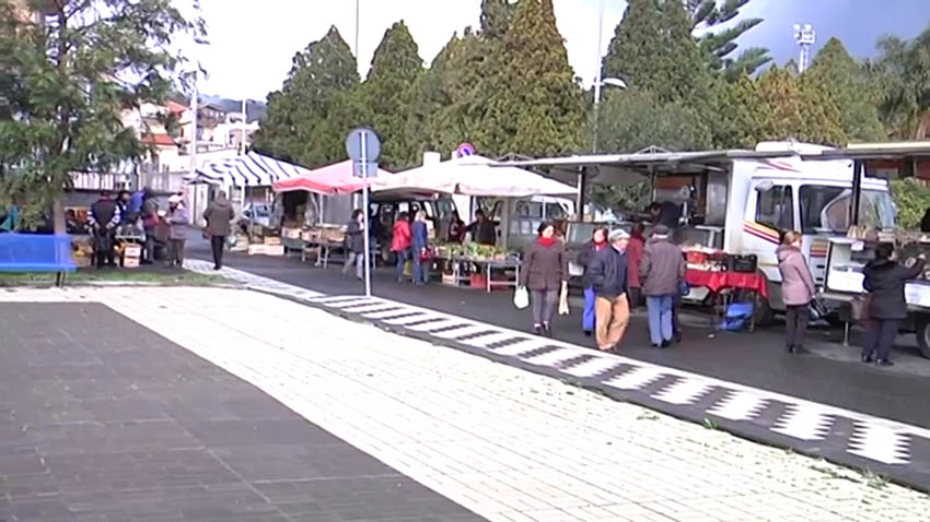 Fiumefreddo: Protesta degli ambulanti del mercato settimanale