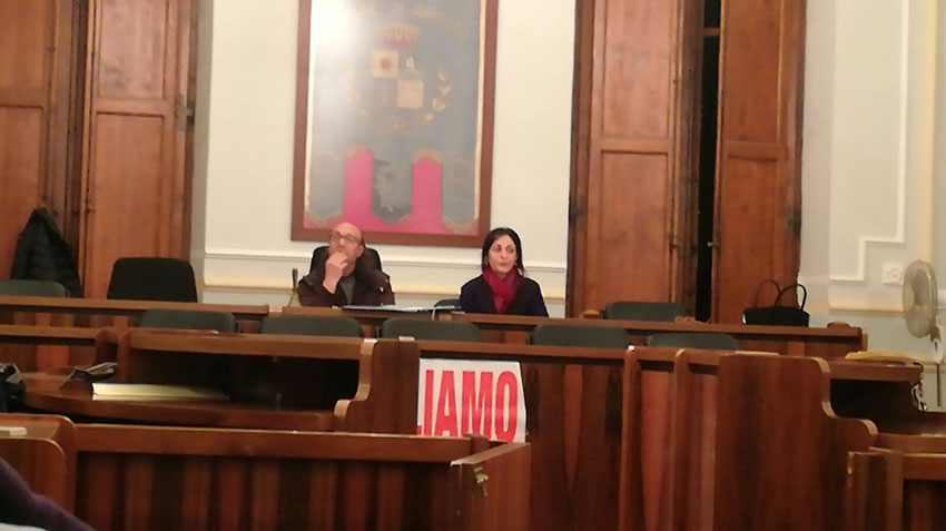 Riposto: in Consiglio Comunale scoppia il caos ed è “tutti contro tutti”