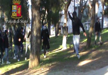 Fidelis Andria-Catania: arrestati tre tifosi pugliesi