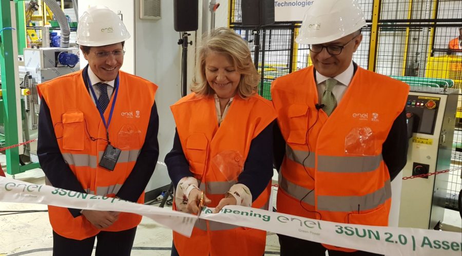 Catania, al via la nuova produzione della fabbrica 3Sun per la realizzazione di pannelli fotovoltaici bifacciali
