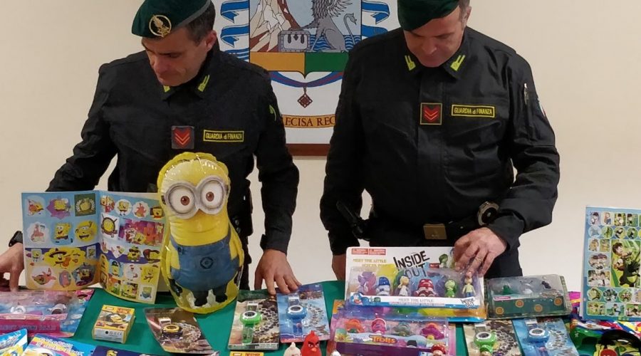 Catania, sequestrati oltre 170.000 articoli contraffatti. Denunciato il titolare