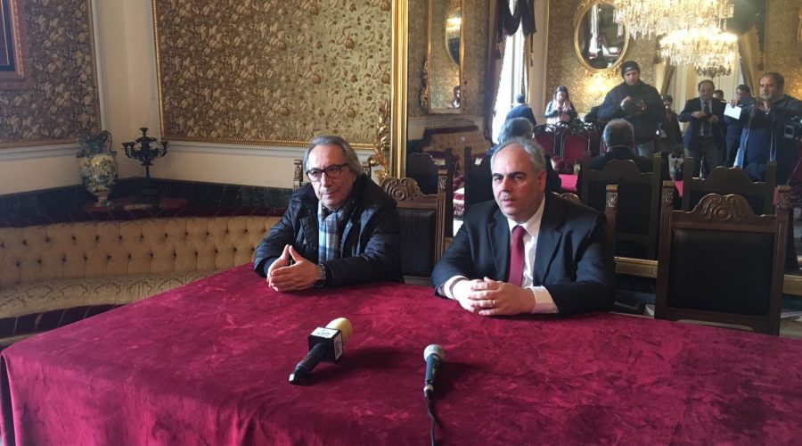 Il Comune non paga perché la tesoreria gestita da Unicredit è bloccata. Il sindaco riceve rassicurazioni “informali”