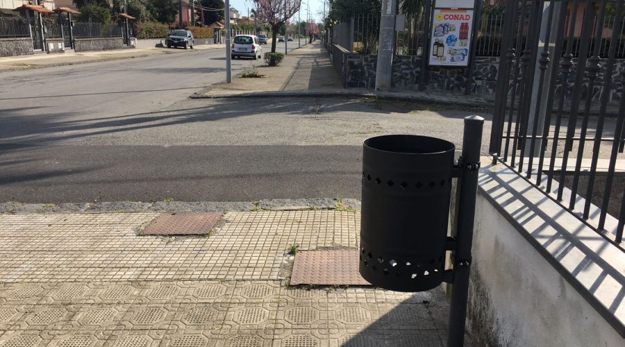 Mascali, in fase di installazione i nuovi cestini