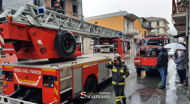 Randazzo, paura in via Fallico per un incendio FOTO