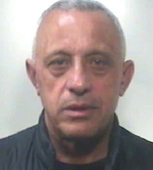 Operazione dei carabinieri: arrestati in 7 per estorsione. Sotto scacco le farmacie di Mascalucia FOTO