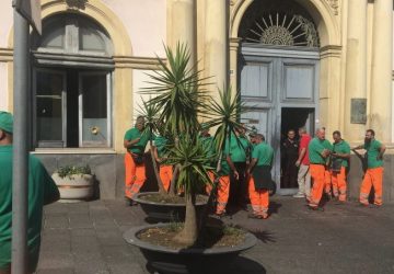 Giarre, riecco la paralisi sulla raccolta dei rifiuti. Domani sciopero e protesta al Comune