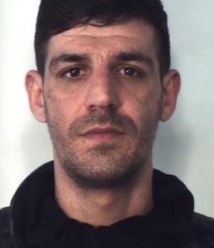 Catania, operazione antidroga: arrestati vedette e pusher nei pressi dell’Orto Botanico FOTO