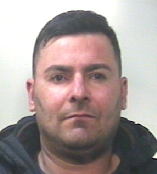 Operazione dei carabinieri: arrestati in 7 per estorsione. Sotto scacco le farmacie di Mascalucia FOTO