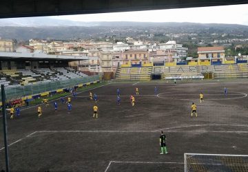 Giarre 6-1 Città di Ragusa. Vittoria contro i baby iblei. Contestazione dei tifosi