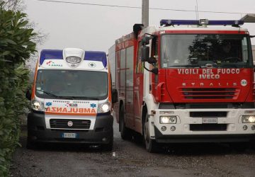 A18, auto si ribalta nel tratto tra Giarre e Acireale. Intervento dei Vigili del fuoco