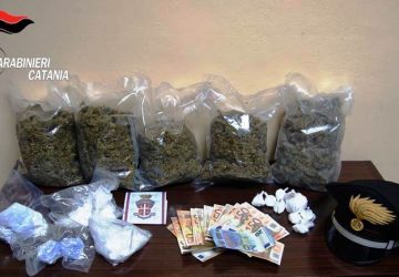 Catania, beccato con 2 kg di marijuana e mezzo kg di cocaina: insospettabile in manette