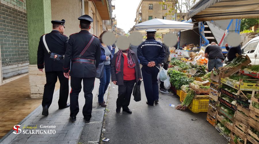 Randazzo, blitz al mercato domenicale. Pugno duro contro abusivi ed evasori.