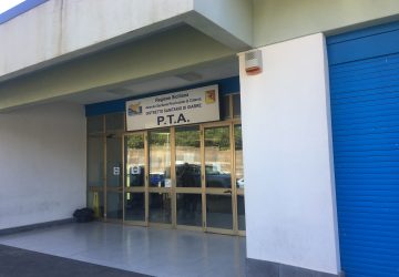 Ospedale Giarre, Giammanco evita la stampa e incontra sindaco in Comune: “Nessuna volontà di smantellare”