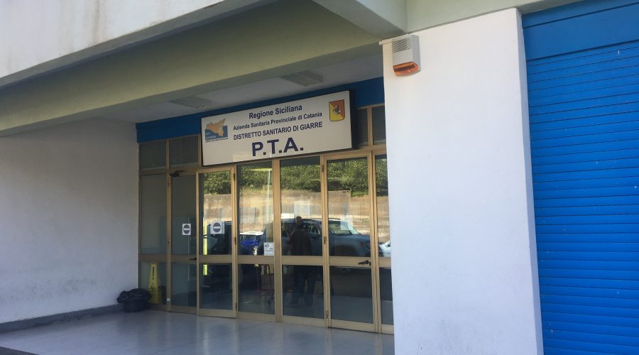 Ospedale Giarre, Giammanco evita la stampa e incontra sindaco in Comune: “Nessuna volontà di smantellare”