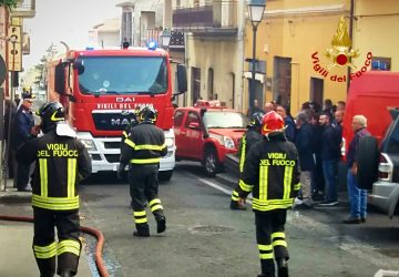 Nicolosi, divampa incendio nel ristorante del market Dec&ograve;: intervento dei Vigili del fuoco