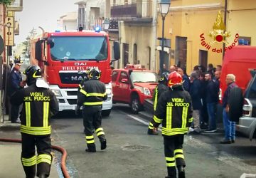 Nicolosi, divampa incendio nel ristorante del market Decò: intervento dei Vigili del fuoco