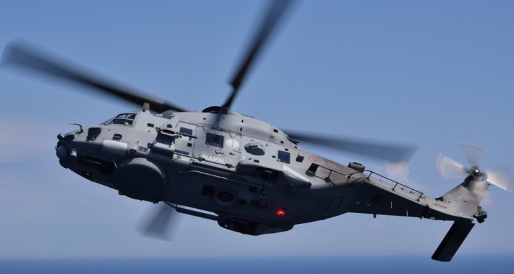 Cade elicottero della Marina, muore un militare di Catania
